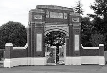 Caversham School Gates and War Memorial