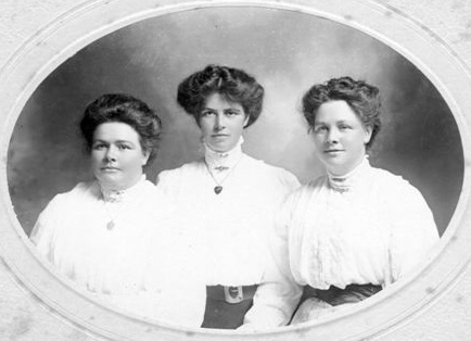 Grace, Emily and Ellen Jones (circa 1904)
